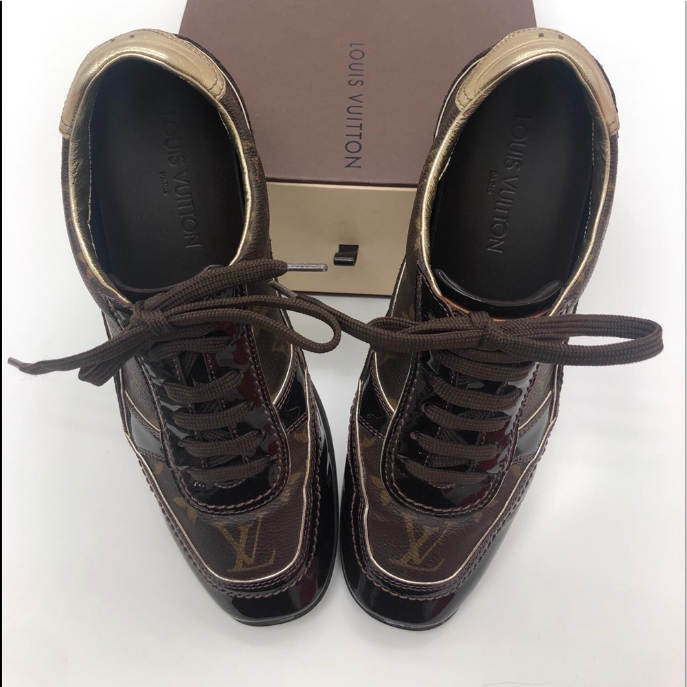 Authentic Louis Vuitton Womens LV Monogram Sneaker